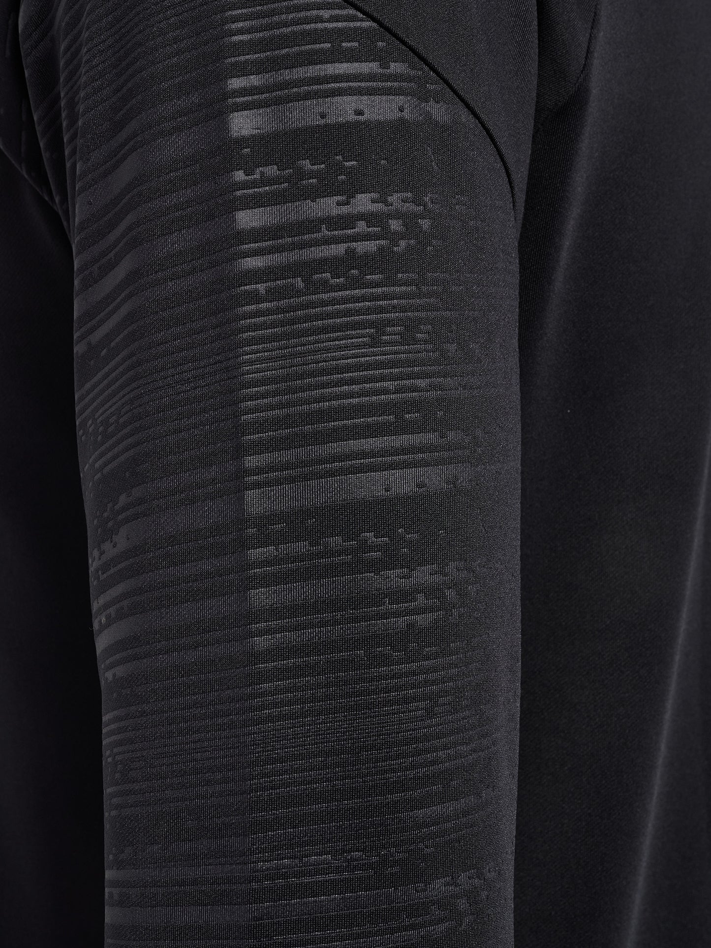 2001-BLACK