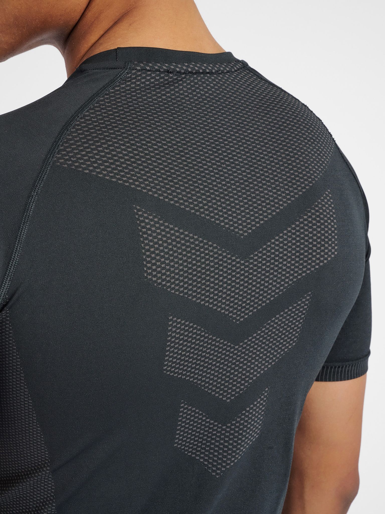 hmlAUTHENTIC PRO SEAMLESS JERSEY S/S