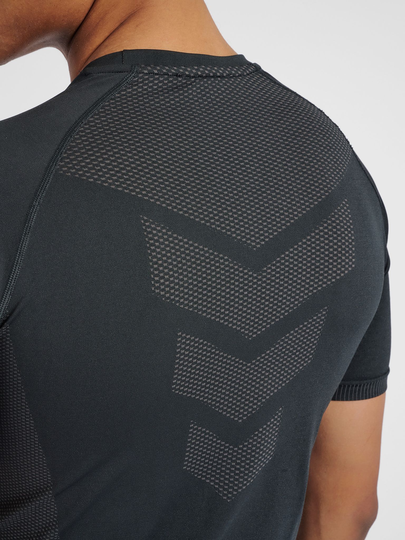 hmlAUTHENTIC PRO SEAMLESS JERSEY S/S