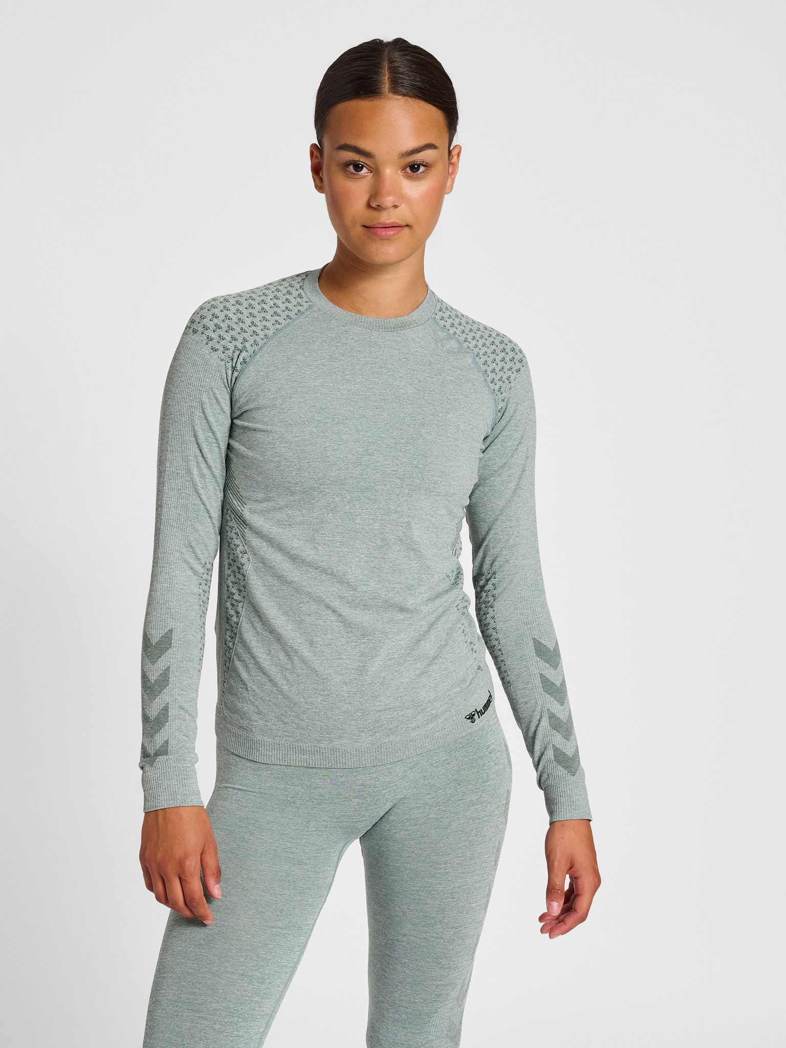 hmlCI SEAMLESS T-SHIRT L/S