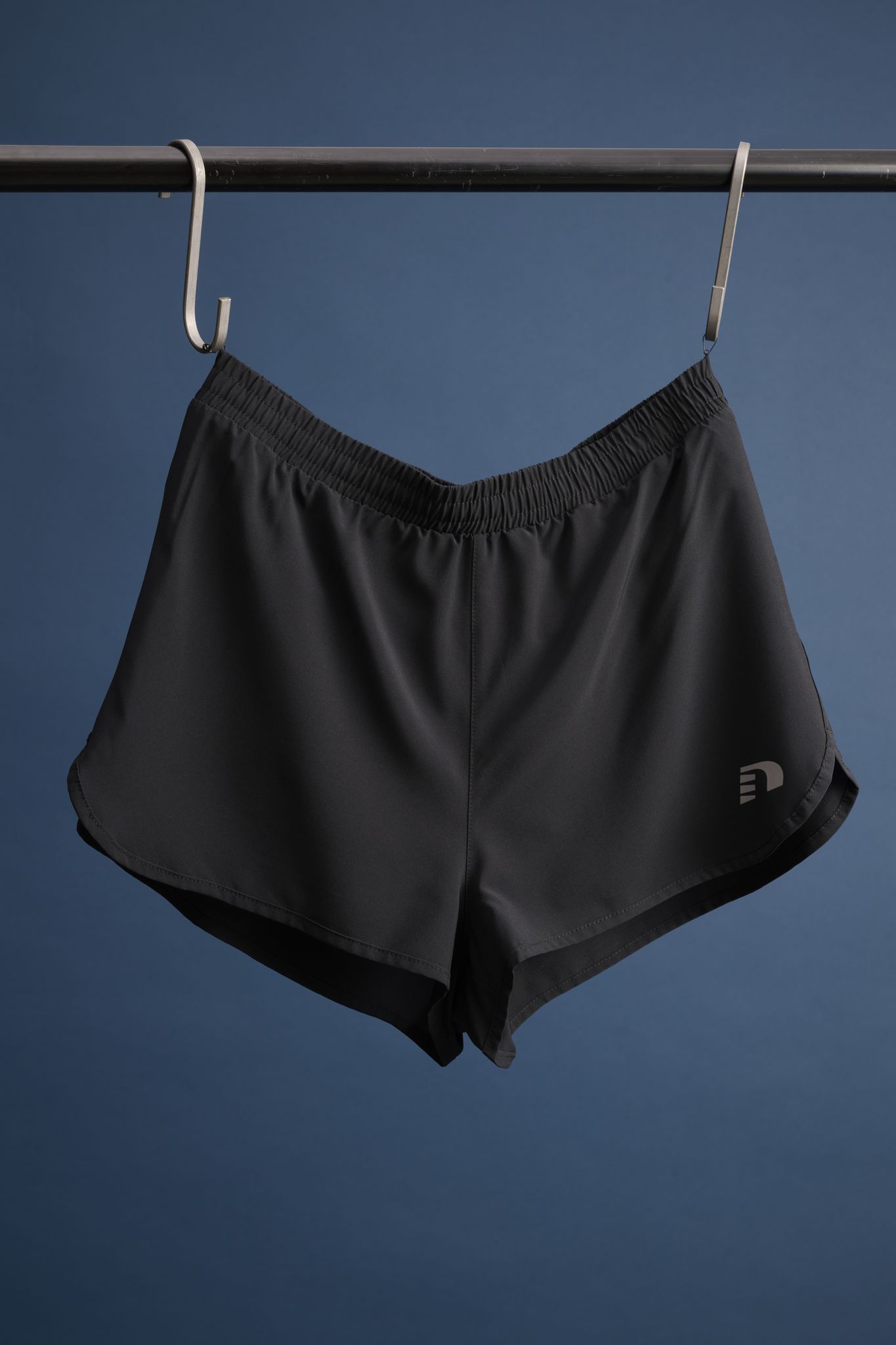 WOMEN'S CORE SPLIT SHORTS