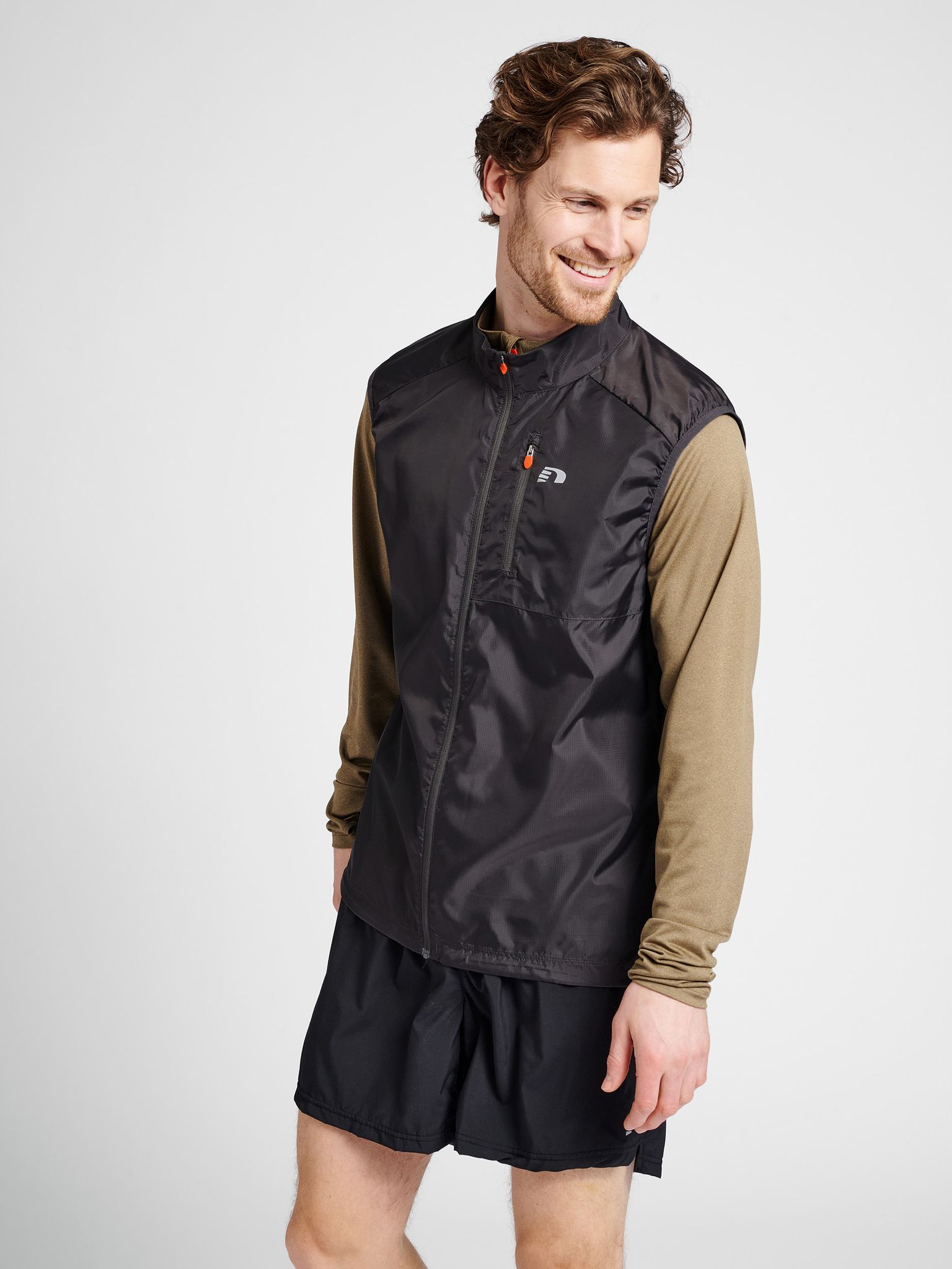 MEN PACKABLE TECH GILET