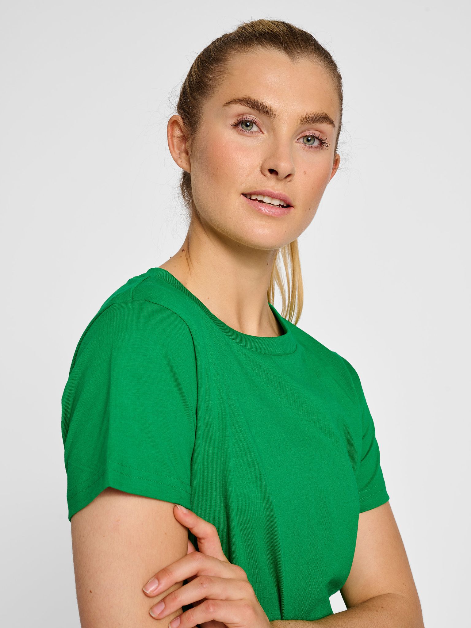 hmlRED HEAVY T-SHIRT S/S WOMAN